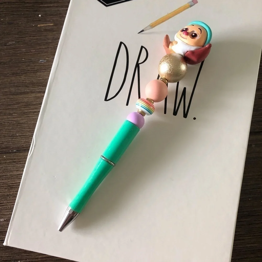 Disney Doorables: Snow White & the Seven Dwarfs: Sleepy handmade beaded pens